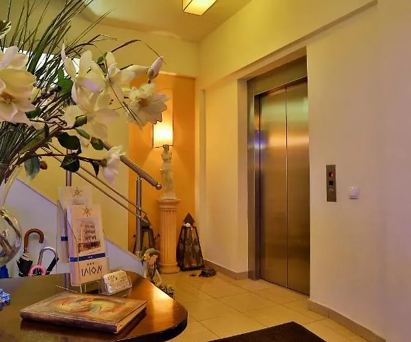 Ilion Hotel 2*