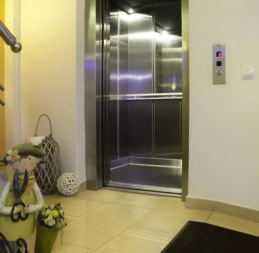 Ilion Hotel 2*